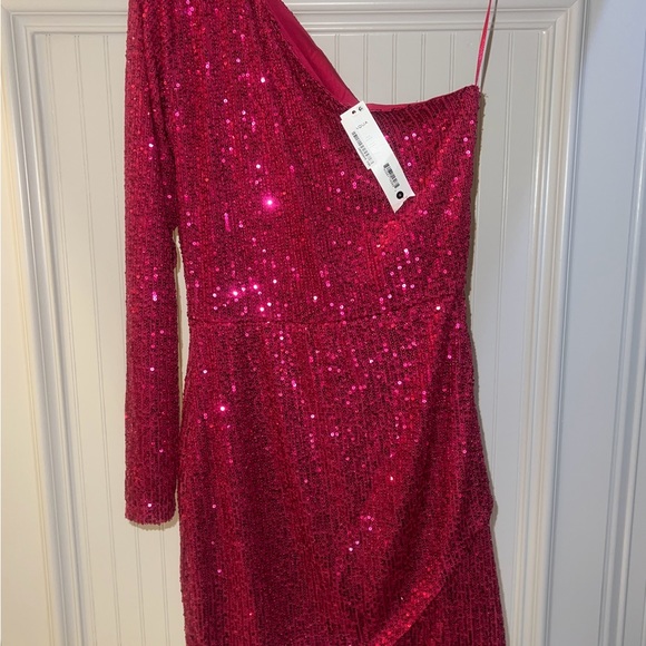 Sequined mini Cocktail Party Dress! - Picture 3 of 5